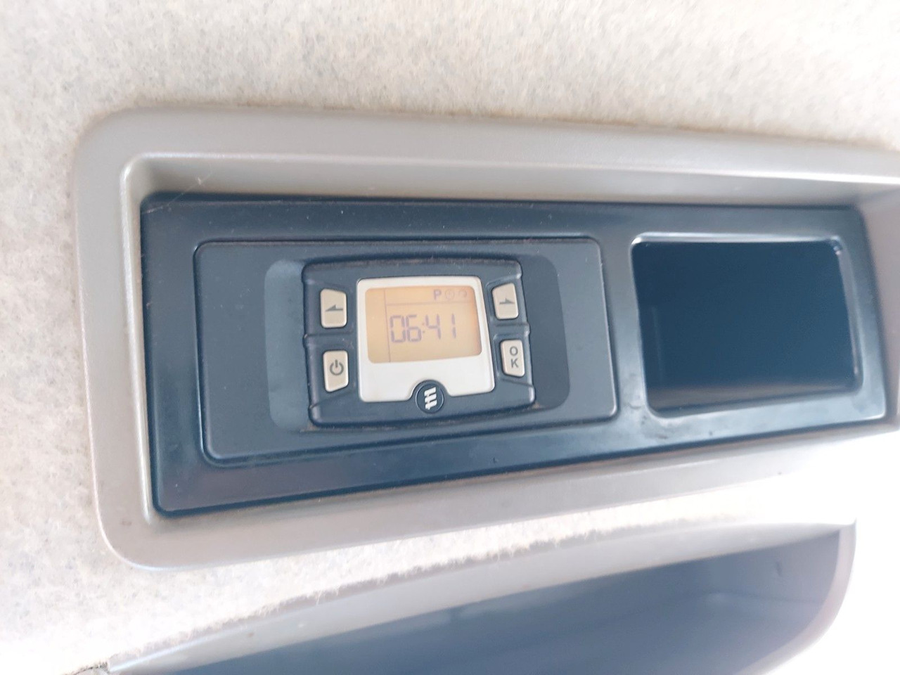 Mercedes-Benz Sprinter II Pritsche DoKa 316 4X4 Klima Standhei - Curtain side van, Combi van: picture 2 Mercedes-Benz Sprinter II Pritsche DoKa 316 4X4 Klima Standhei - Curtain side van, Combi van: picture 2