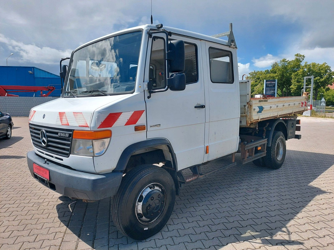 Mercedes-Benz Vario 816 D 4x4 Kipper 3 Seiten Doka 6 Sitze - Tipper van, Combi van: picture 4 Mercedes-Benz Vario 816 D 4x4 Kipper 3 Seiten Doka 6 Sitze - Tipper van, Combi van: picture 4
