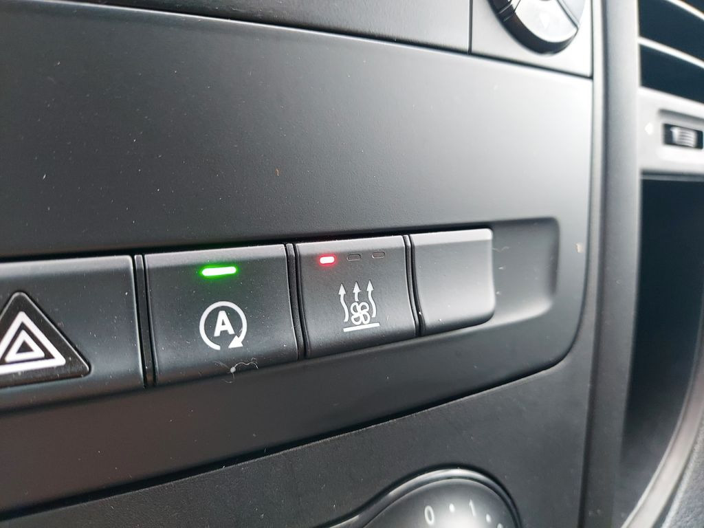 Minibus, Passenger van Mercedes-Benz Vito Mixto 116 4MATIC AUTOM. extralang 6 Sitze: picture 15