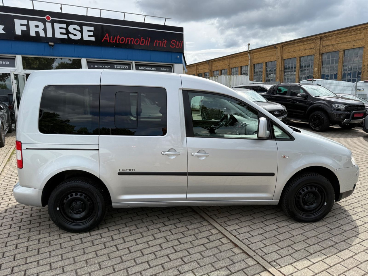 Volkswagen Caddy Life Team 5 Sitze Klima Sitzheiz. PDC - Passenger van: picture 3 Volkswagen Caddy Life Team 5 Sitze Klima Sitzheiz. PDC - Passenger van: picture 3