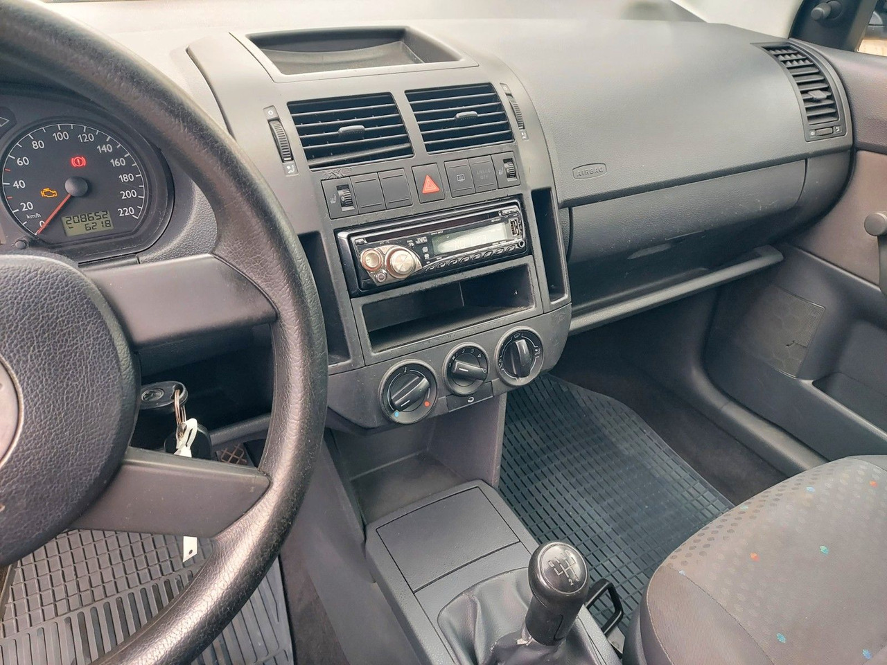 Car Volkswagen Polo IV Basis Klima ohnee TÜV: picture 10 Car Volkswagen Polo IV Basis Klima ohnee TÜV: picture 10