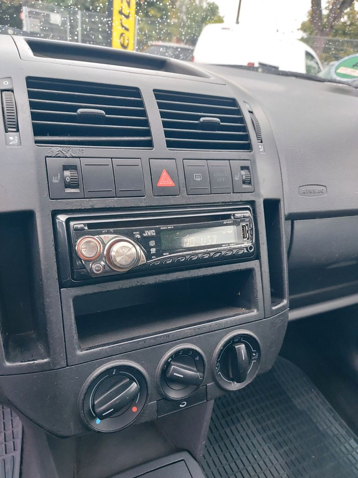 Car Volkswagen Polo IV Basis Klima ohnee TÜV: picture 13 Car Volkswagen Polo IV Basis Klima ohnee TÜV: picture 13