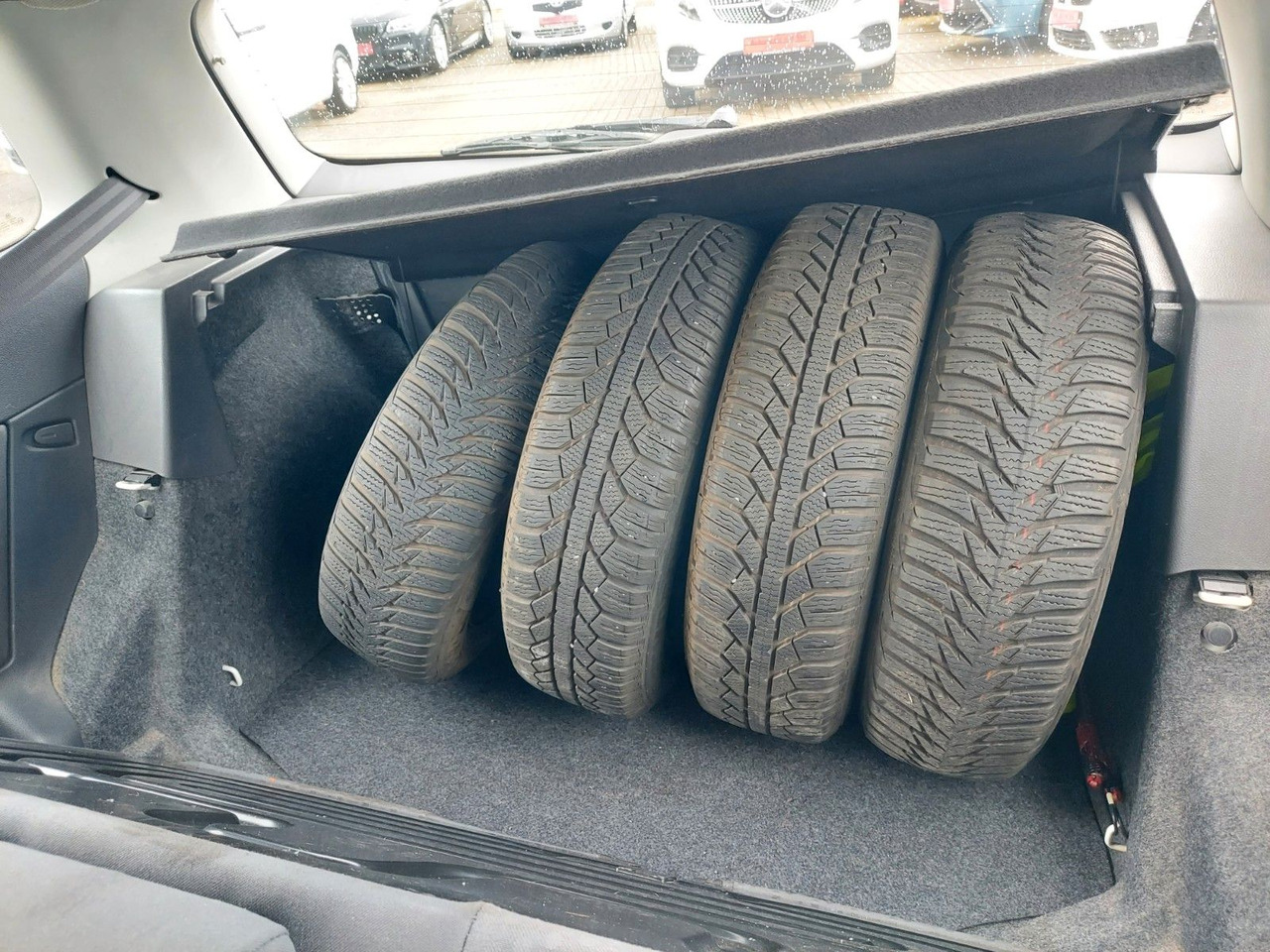 Car Volkswagen Polo IV Basis Klima ohnee TÜV: picture 23 Car Volkswagen Polo IV Basis Klima ohnee TÜV: picture 23