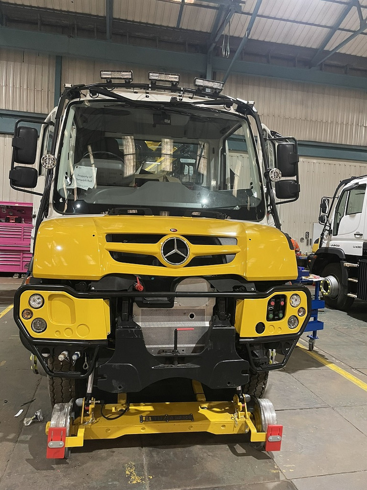 UNIMOG Unimog 423, 4x4, Mercedes Benz, Hiab - Crane truck: picture 3 UNIMOG Unimog 423, 4x4, Mercedes Benz, Hiab - Crane truck: picture 3