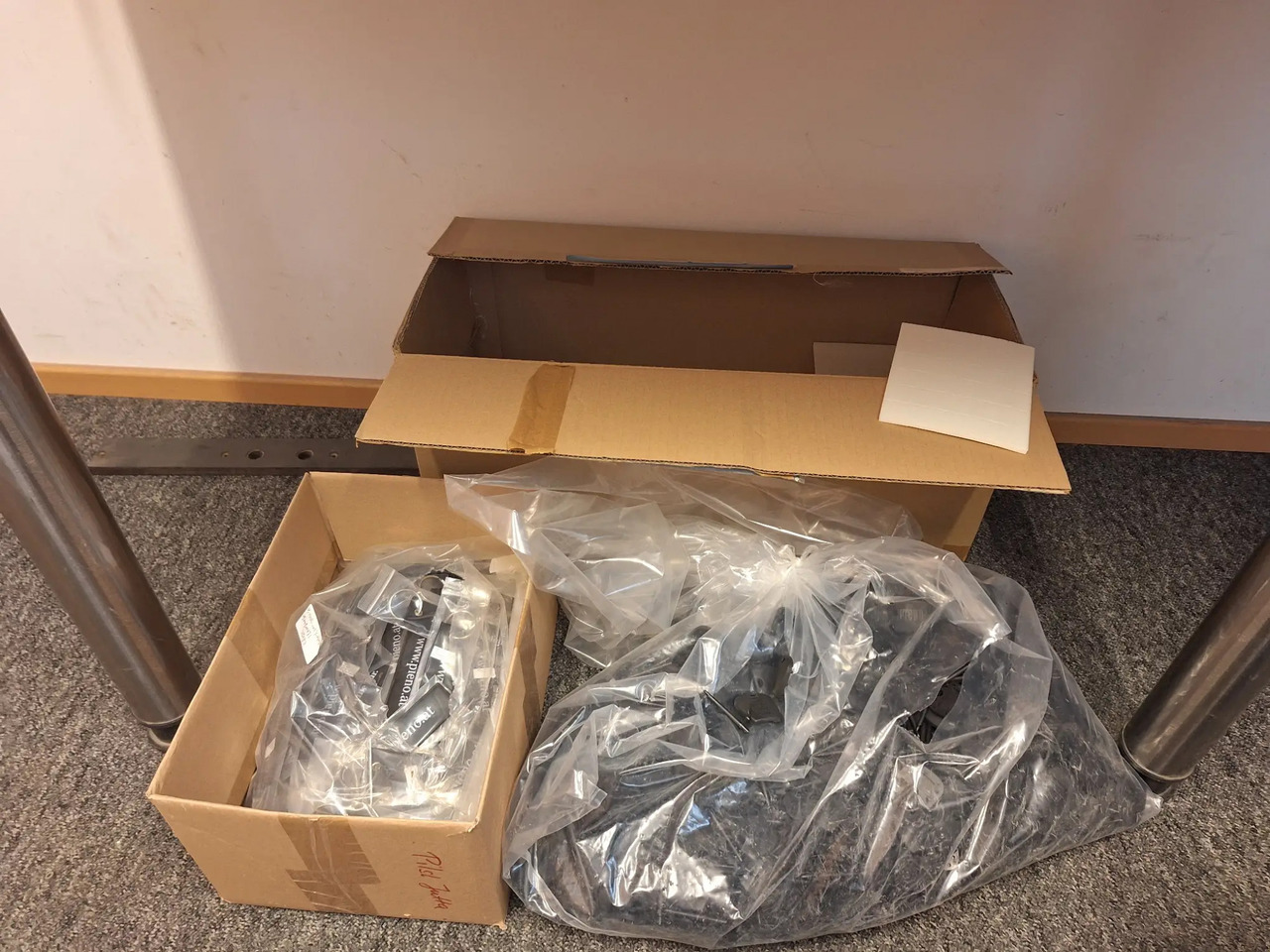 1 Posten Verbrauchsmaterial (Pieno) - Tool/ Equipment: picture 1 1 Posten Verbrauchsmaterial (Pieno) - Tool/ Equipment: picture 1