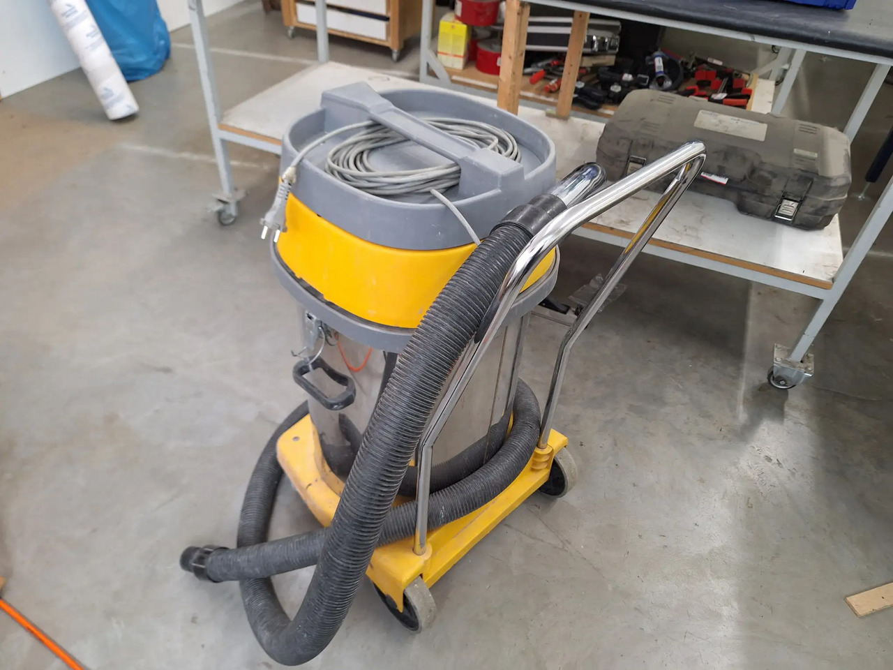 1 Stk. Industriesauger (Schachermayer) - Industrial vacuum cleaner: picture 2 1 Stk. Industriesauger (Schachermayer) - Industrial vacuum cleaner: picture 2