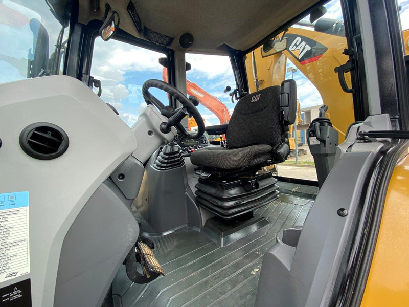 Caterpillar 432F2 NVT - Backhoe loader: picture 3 Caterpillar 432F2 NVT - Backhoe loader: picture 3