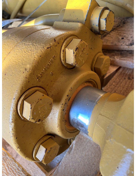 Caterpillar 950H Lifting cylinder OEM 2424272 - Hydraulics: picture 3 Caterpillar 950H Lifting cylinder OEM 2424272 - Hydraulics: picture 3