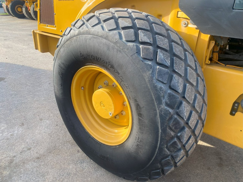 Roller Caterpillar CS64B NVT: picture 9