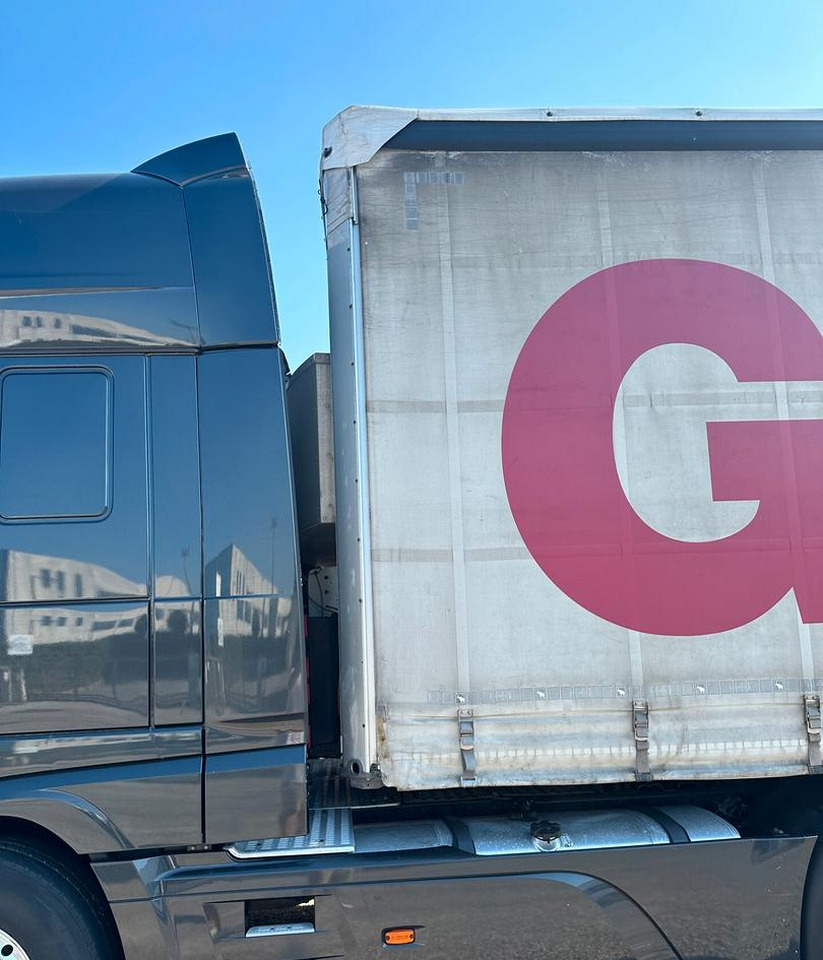 Schmitz Cargobull SANH SCB S3T - Curtainsider semi-trailer: picture 2 Schmitz Cargobull SANH SCB S3T - Curtainsider semi-trailer: picture 2