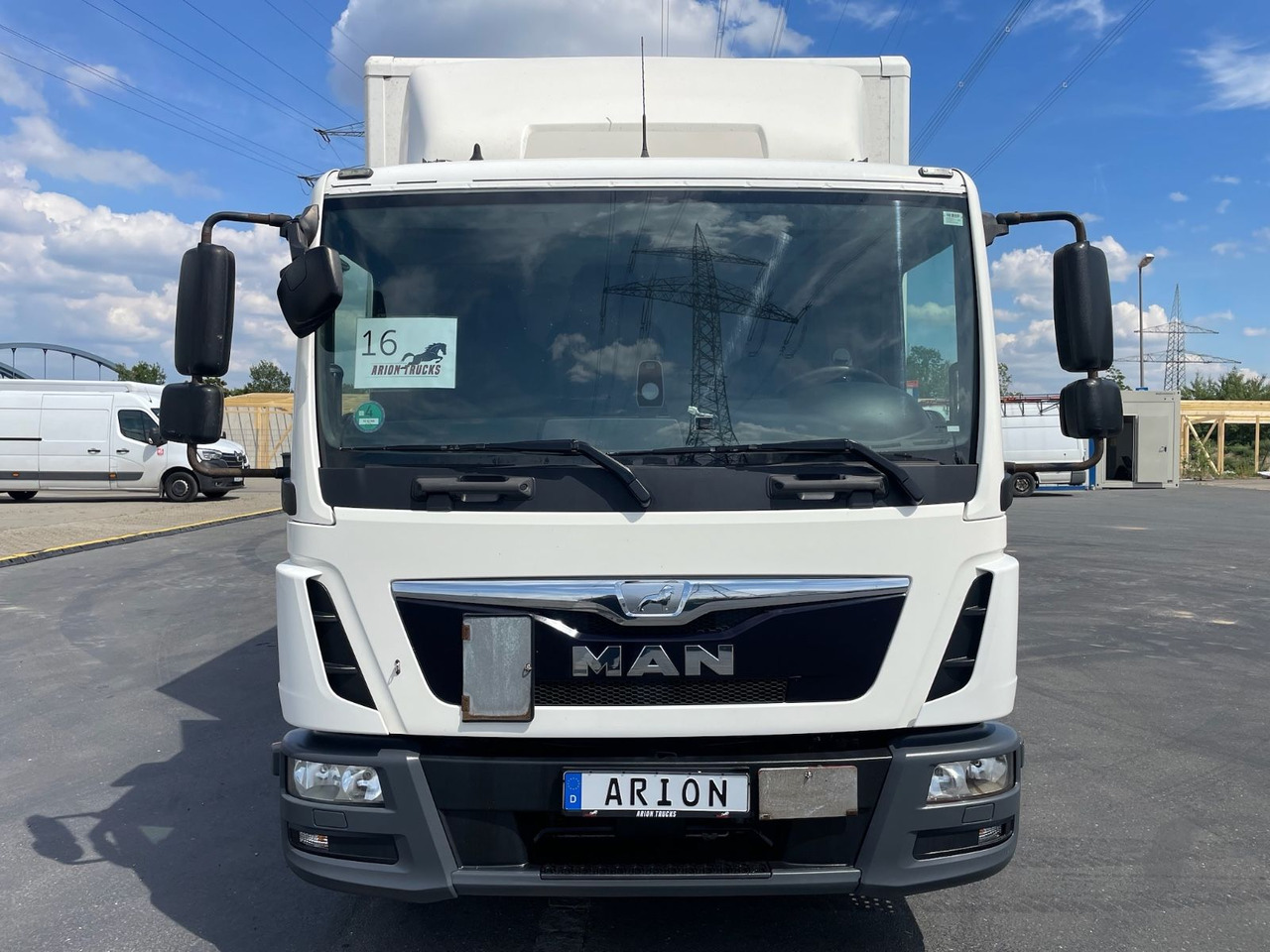 MAN TGL 12.220 4x2 BL Koffer/LBW/DHOLLANDIA/AC/EU6 - Box truck: picture 2 MAN TGL 12.220 4x2 BL Koffer/LBW/DHOLLANDIA/AC/EU6 - Box truck: picture 2