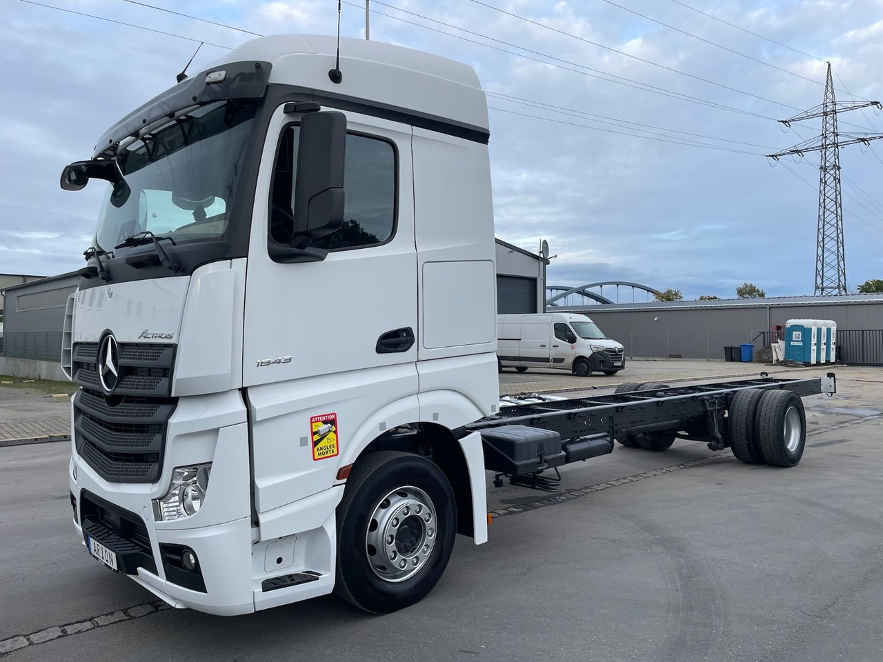 Mercedes-Benz Actros 4 1843 4x2 Fahrgestell/StandAC/ACC/EU6 - Cab chassis truck: picture 3 Mercedes-Benz Actros 4 1843 4x2 Fahrgestell/StandAC/ACC/EU6 - Cab chassis truck: picture 3
