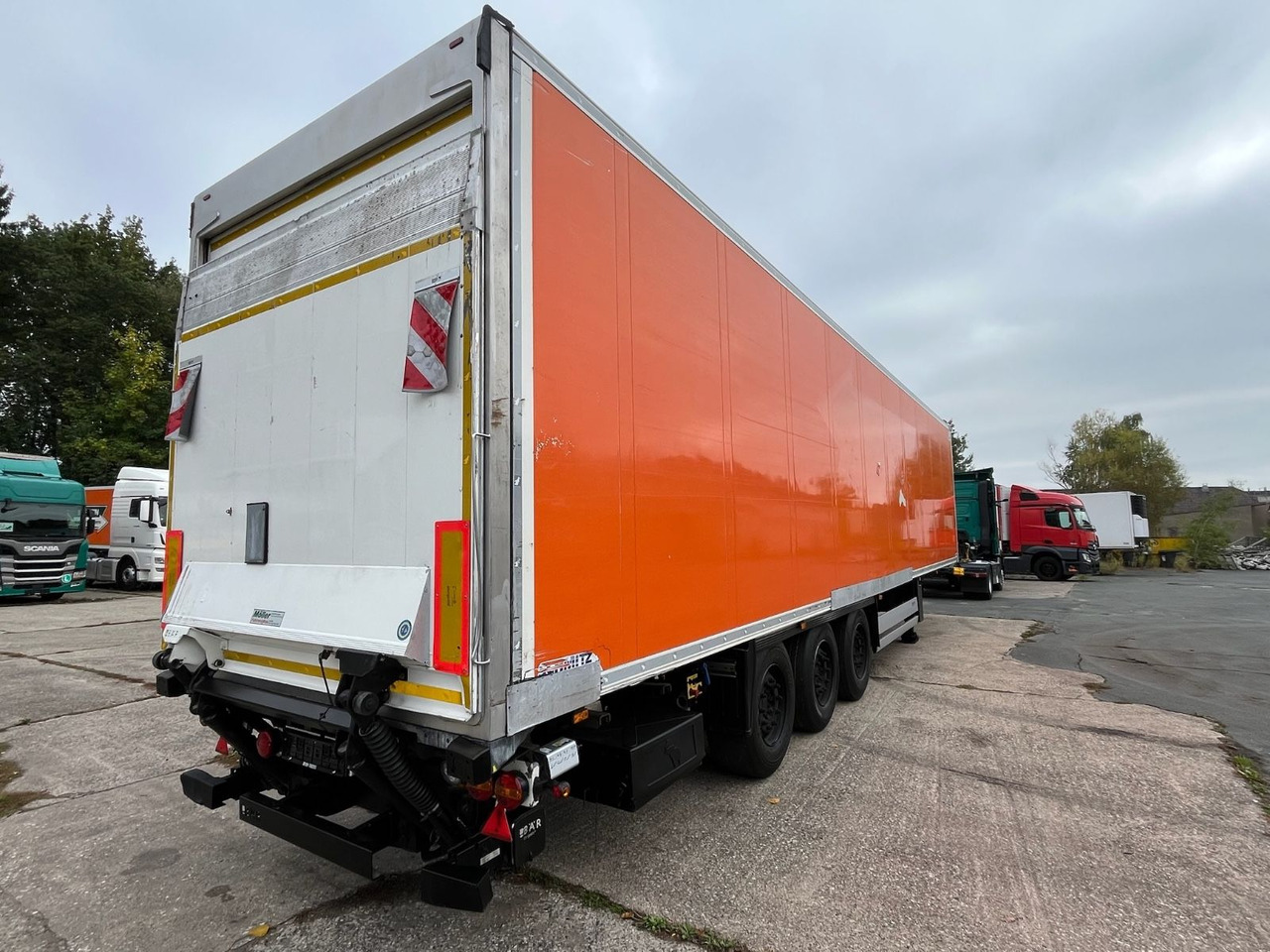 Schmitz Cargobull SCB*S3B/CARRIER/Vector1550/LBW/BÄR/2347h/13,4m - Refrigerator semi-trailer: picture 4 Schmitz Cargobull SCB*S3B/CARRIER/Vector1550/LBW/BÄR/2347h/13,4m - Refrigerator semi-trailer: picture 4