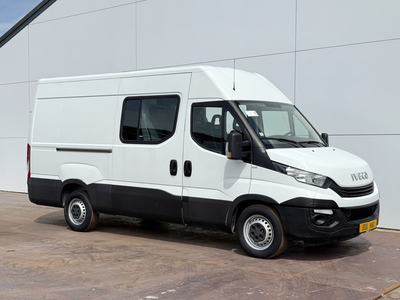 Iveco Daily 35S14 2.3 L2H2 Dubbele Cabine 7 Stoelen Airco Cruise Control Trekhaak 3.5t Lucht geveerde stoel - Panel van, Combi van: picture 4 Iveco Daily 35S14 2.3 L2H2 Dubbele Cabine 7 Stoelen Airco Cruise Control Trekhaak 3.5t Lucht geveerde stoel - Panel van, Combi van: picture 4