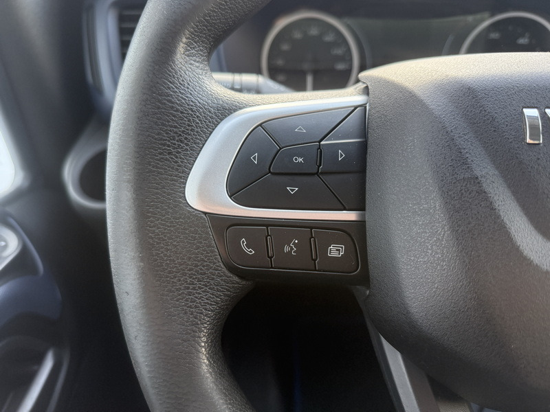 Flatbed van Iveco Daily 35S16 2.3 Automaat Open Laadbak Airco Adaptieve Cruise Control Standkachel 3.5t Trekhaak Navigatie Camera Pickup Pritische: picture 18 Flatbed van Iveco Daily 35S16 2.3 Automaat Open Laadbak Airco Adaptieve Cruise Control Standkachel 3.5t Trekhaak Navigatie Camera Pickup Pritische: picture 18