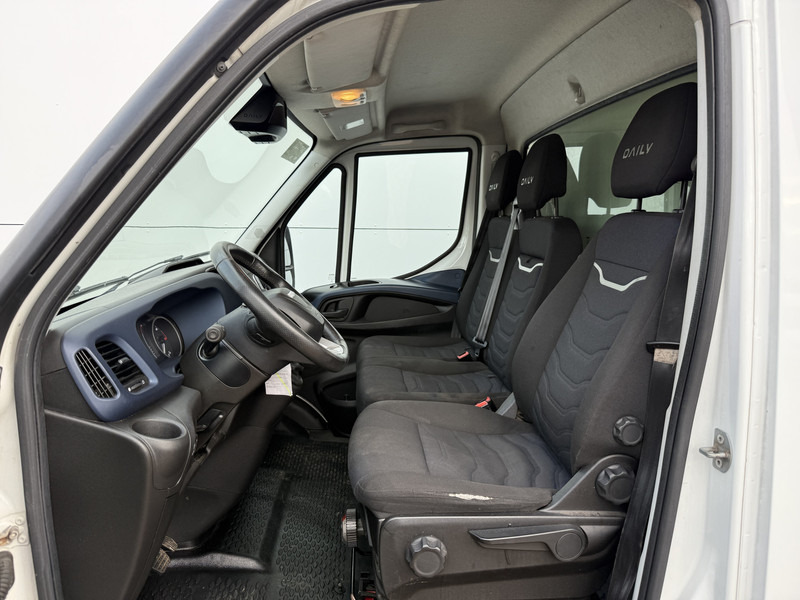 Iveco Daily 35S18 3.0 Laadklep Automaat LED Climate Control Adaptieve Cruise Control Standkachel Camera Navigatie - Box van: picture 5 Iveco Daily 35S18 3.0 Laadklep Automaat LED Climate Control Adaptieve Cruise Control Standkachel Camera Navigatie - Box van: picture 5