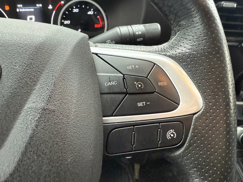 Box van Iveco Daily Daily 70C18 3.0 *Service bus / Inbouw* LED Climate Control Cruise Control Tachograaf Standkachel Trekhaak Camera Stoelverwarming: picture 20 Box van Iveco Daily Daily 70C18 3.0 *Service bus / Inbouw* LED Climate Control Cruise Control Tachograaf Standkachel Trekhaak Camera Stoelverwarming: picture 20