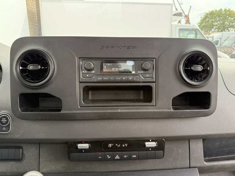 Tipper van Mercedes-Benz Sprinter 514 2.2 CDI Kipper Dubbellucht 3.5t Trekhaak Climate Control Cruise Control Benne Tipper: picture 17 Tipper van Mercedes-Benz Sprinter 514 2.2 CDI Kipper Dubbellucht 3.5t Trekhaak Climate Control Cruise Control Benne Tipper: picture 17