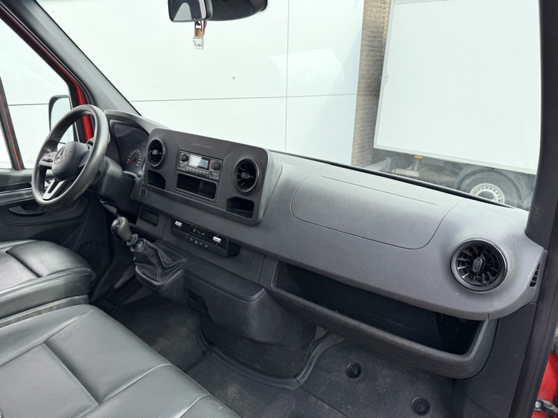 Tipper van Mercedes-Benz Sprinter 514 2.2 CDI Kipper Dubbellucht 3.5t Trekhaak Climate Control Cruise Control Benne Tipper: picture 10 Tipper van Mercedes-Benz Sprinter 514 2.2 CDI Kipper Dubbellucht 3.5t Trekhaak Climate Control Cruise Control Benne Tipper: picture 10