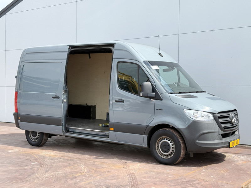 Panel van, Electric van Mercedes-Benz eSprinter 312 L2H2 Elektrisch 41kWh 135km WLTP Climate Control Camera Stoelverwarming: picture 6