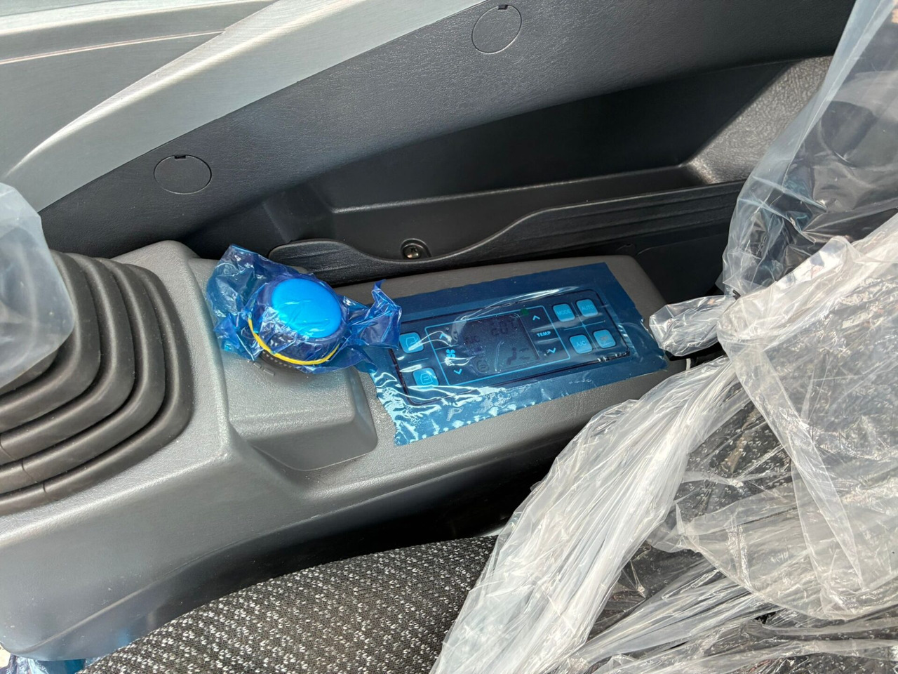 Crawler excavator Hyundai HX145ALCR: picture 16