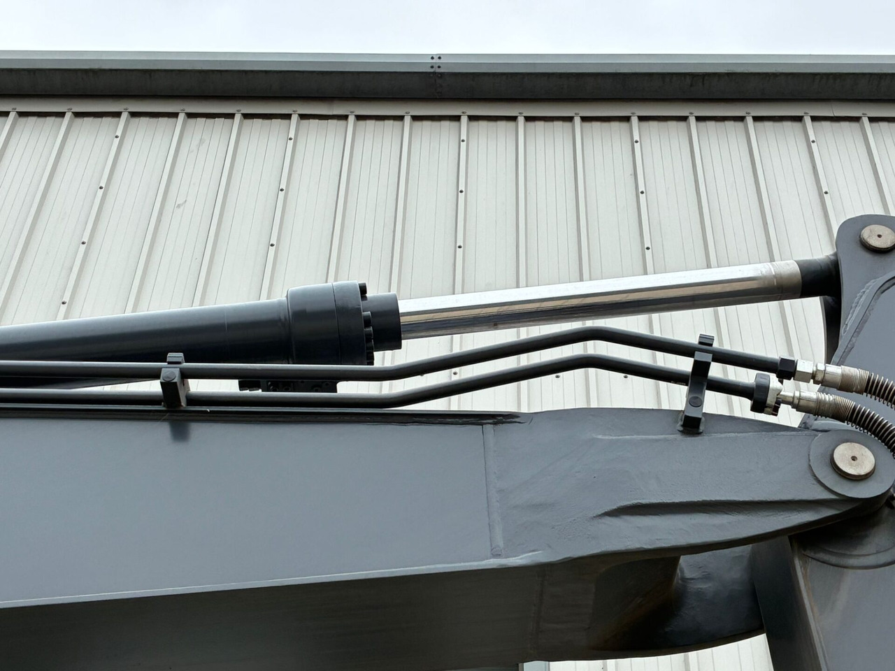 Crawler excavator Hyundai HX145ALCR: picture 9