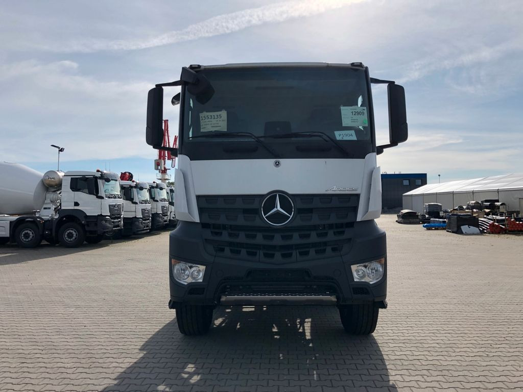 Mercedes-Benz AROCS 4451 10x4 - Cab chassis truck: picture 3 Mercedes-Benz AROCS 4451 10x4 - Cab chassis truck: picture 3