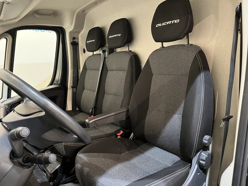 Small van Fiat Ducato 2.3 MultiJet L2H2 120 PK / Euro 6 / Airco / Camera / Cruise Control / Trekhaak / Navigatie / 3-Zits / 72.600 KM !!: picture 6