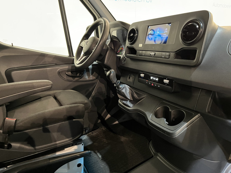 Mercedes-Benz Sprinter 311 CDI L2H2 RWD / Euro 6 / Servicebus / Bott inrichting / 220V / Airco / Oprijplaat / Compressor / CarPlay / Camera - Panel van: picture 4 Mercedes-Benz Sprinter 311 CDI L2H2 RWD / Euro 6 / Servicebus / Bott inrichting / 220V / Airco / Oprijplaat / Compressor / CarPlay / Camera - Panel van: picture 4