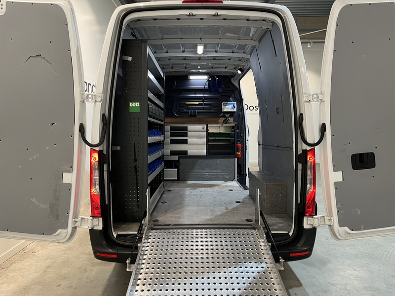 Mercedes-Benz Sprinter 311 CDI L2H2 RWD / Euro 6 / Servicebus / Bott inrichting / 220V / Airco / Oprijplaat / Compressor / CarPlay / Camera - Panel van: picture 4 Mercedes-Benz Sprinter 311 CDI L2H2 RWD / Euro 6 / Servicebus / Bott inrichting / 220V / Airco / Oprijplaat / Compressor / CarPlay / Camera - Panel van: picture 4