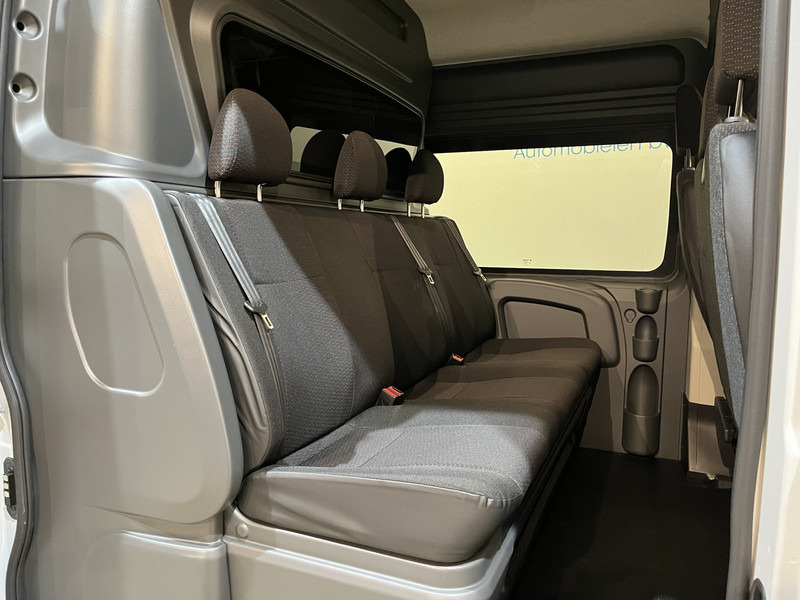 Peugeot Boxer 2.2 BlueHDi 120 PK L2H2 DC Dubbel Cabine / Euro 6 / Airco / CarPlay / Camera / Trekhaak / Cruise Control / 500 KM Z.G.A.N. !! / BPM VRIJ !! - Small van, Combi van: picture 5 Peugeot Boxer 2.2 BlueHDi 120 PK L2H2 DC Dubbel Cabine / Euro 6 / Airco / CarPlay / Camera / Trekhaak / Cruise Control / 500 KM Z.G.A.N. !! / BPM VRIJ !! - Small van, Combi van: picture 5