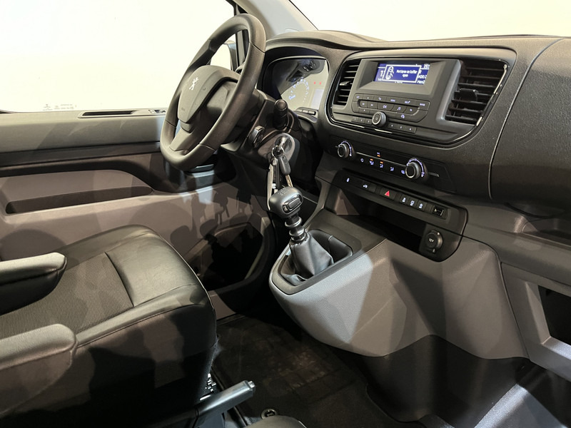 Peugeot Expert 1.6 BlueHDI 115 PK / Euro 6 / Airco / Cruise Control / PDC / 75.500 KM !! / BPM VRIJ !! - Small van: picture 3 Peugeot Expert 1.6 BlueHDI 115 PK / Euro 6 / Airco / Cruise Control / PDC / 75.500 KM !! / BPM VRIJ !! - Small van: picture 3