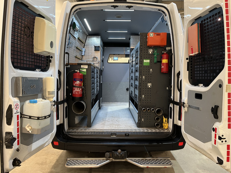 Renault Master 2.3 dCi L2H2 145 PK Servicebus / Bott Inrichting / Euro 6 / 220V. / Airco / Cruise Control / Camera / Trekhaak - Panel van: picture 3 Renault Master 2.3 dCi L2H2 145 PK Servicebus / Bott Inrichting / Euro 6 / 220V. / Airco / Cruise Control / Camera / Trekhaak - Panel van: picture 3