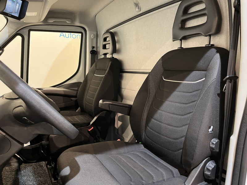 Iveco Daily 35S18 3.0 BE Clixtar Automaat Bakwagen met Laadklep / Laadvermogen 3.060 KG / Euro 6 / Luchtvering / Airco / Camera / CarPlay / Cruise Control / on lease Iveco Daily 35S18 3.0 BE Clixtar Automaat Bakwagen met Laadklep / Laadvermogen 3.060 KG / Euro 6 / Luchtvering / Airco / Camera / CarPlay / Cruise Control /: picture 8