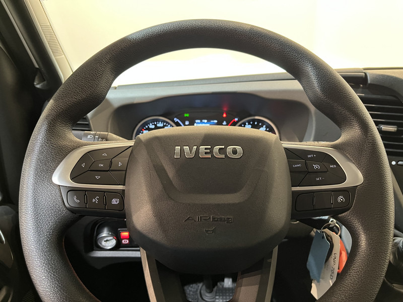 Iveco Daily 35S18 3.0 BE Clixtar Automaat Bakwagen met Laadklep / Laadvermogen 3.060 KG / Euro 6 / Luchtvering / Airco / Camera / CarPlay / Cruise Control / on lease Iveco Daily 35S18 3.0 BE Clixtar Automaat Bakwagen met Laadklep / Laadvermogen 3.060 KG / Euro 6 / Luchtvering / Airco / Camera / CarPlay / Cruise Control /: picture 16