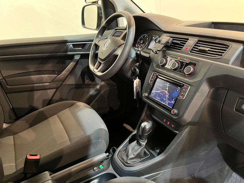 Volkswagen Caddy 2.0 TDI L2H1 BMT 4Motion Maxi 150 PK Automaat Servicebus / Inrichting / 220V. / Euro 6 / Airco / Cruise Control / Camera / Trekhaak / CarPlay / Navigatie / 90.500 KM !! - Small van: picture 3 Volkswagen Caddy 2.0 TDI L2H1 BMT 4Motion Maxi 150 PK Automaat Servicebus / Inrichting / 220V. / Euro 6 / Airco / Cruise Control / Camera / Trekhaak / CarPlay / Navigatie / 90.500 KM !! - Small van: picture 3