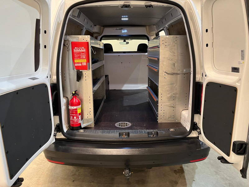 Volkswagen Caddy 2.0 TDI L2H1 BMT 4Motion Maxi 150 PK Automaat Servicebus / Inrichting / 220V. / Euro 6 / Airco / Cruise Control / Camera / Trekhaak / CarPlay / Navigatie / 90.500 KM !! - Small van: picture 4 Volkswagen Caddy 2.0 TDI L2H1 BMT 4Motion Maxi 150 PK Automaat Servicebus / Inrichting / 220V. / Euro 6 / Airco / Cruise Control / Camera / Trekhaak / CarPlay / Navigatie / 90.500 KM !! - Small van: picture 4
