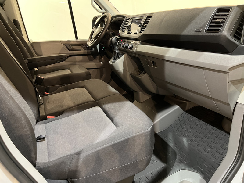 Small van Volkswagen Crafter 30 2.0 TDI L3H2 140 PK Automaat / Euro 6 / Airco / Cruise Control / Camera / CarPlay / 3-Zits / 18.500 KM !!: picture 20