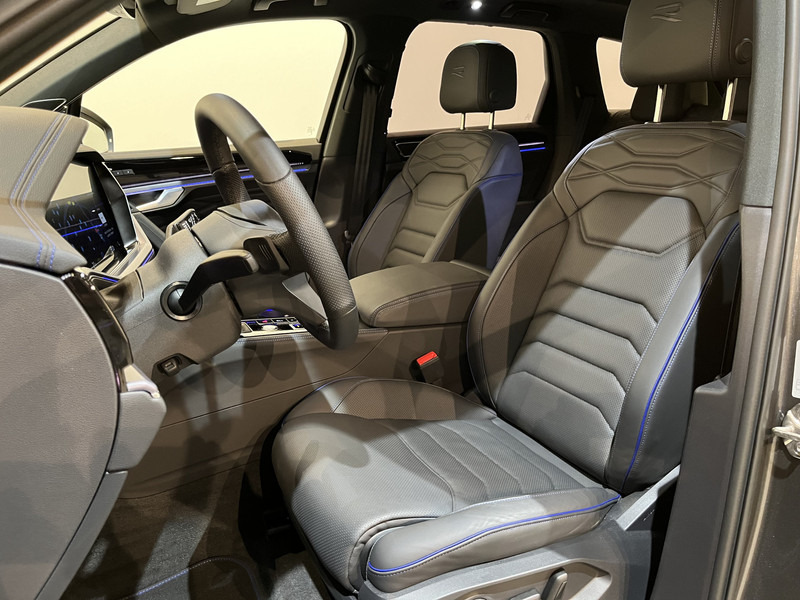 SUV Volkswagen Touareg R 3.0 TSi 462 PK eHybrid 4MOTION Full Options / Luchtvering / IQ Matrix / 360 Camera / Panoramadak / Head-Up / Leder / Stoelventilatie / Stoelverwarming: picture 6