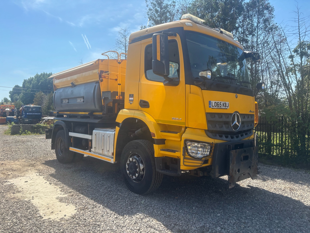 MERCEDES AROCS 1824 4x4BB GRITTER/SPREADER/PLOUGH - Snow removal vehicle: picture 1 MERCEDES AROCS 1824 4x4BB GRITTER/SPREADER/PLOUGH - Snow removal vehicle: picture 1
