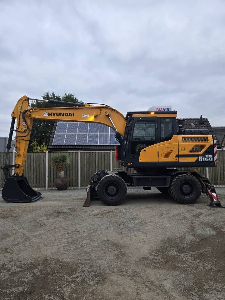 Hyundai HW 160 - Wheel excavator: picture 1 Hyundai HW 160 - Wheel excavator: picture 1