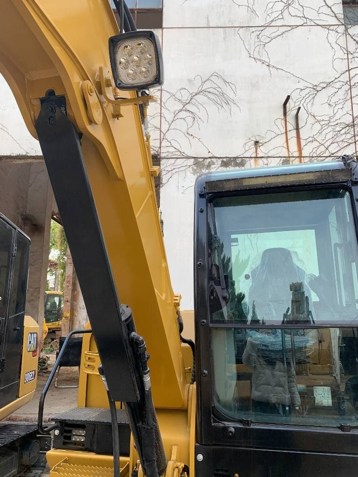 CAT 305.5E2 - Crawler excavator: picture 3 CAT 305.5E2 - Crawler excavator: picture 3