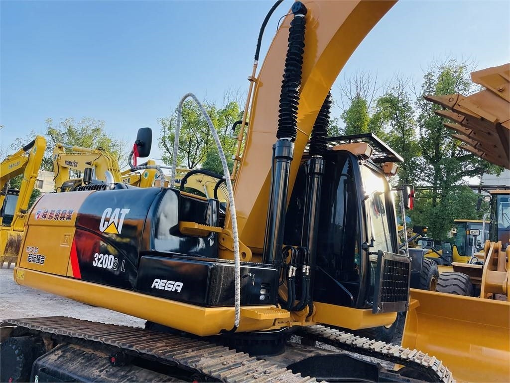 CAT 320d2l - Crawler excavator: picture 1 CAT 320d2l - Crawler excavator: picture 1