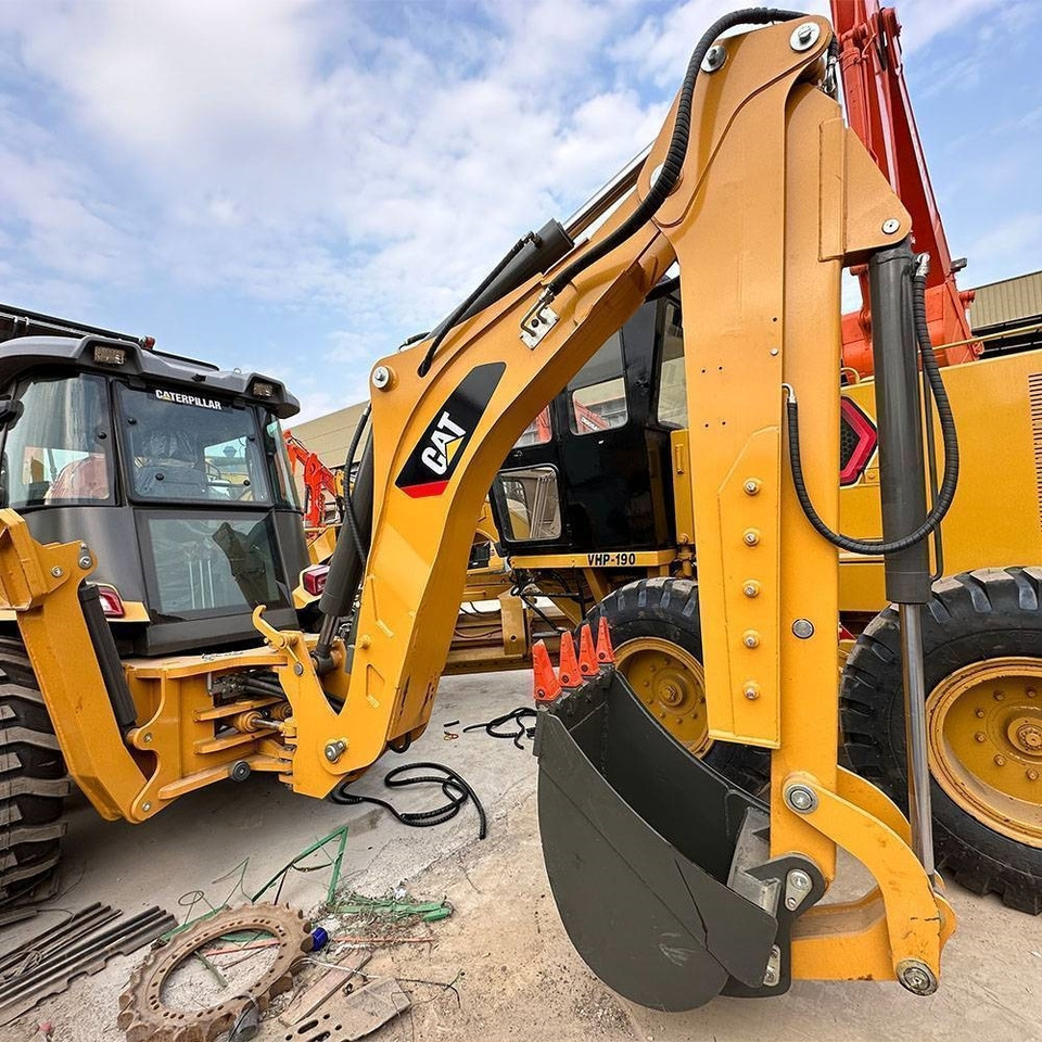 CAT 420 F - Backhoe loader: picture 2 CAT 420 F - Backhoe loader: picture 2