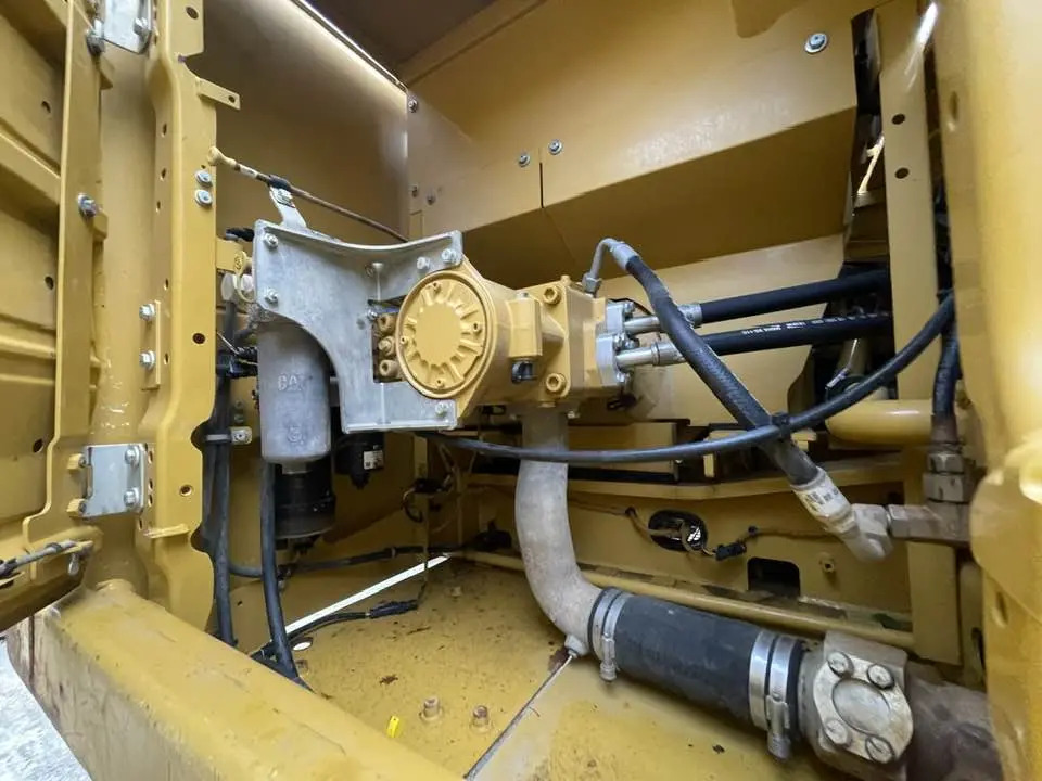 CATERPILLAR 330 gc - Construction machinery: picture 2 CATERPILLAR 330 gc - Construction machinery: picture 2