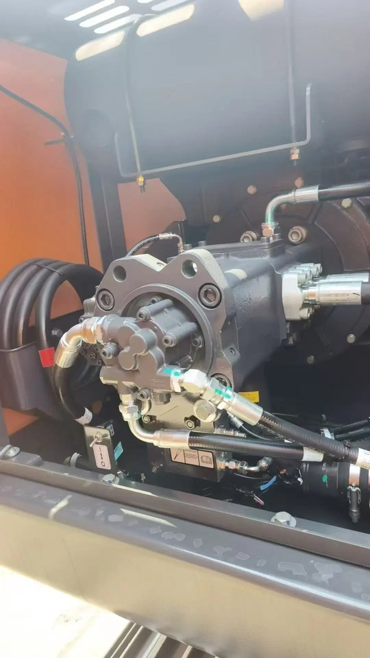 Develon DX220LCA-2M - Excavator: picture 3 Develon DX220LCA-2M - Excavator: picture 3