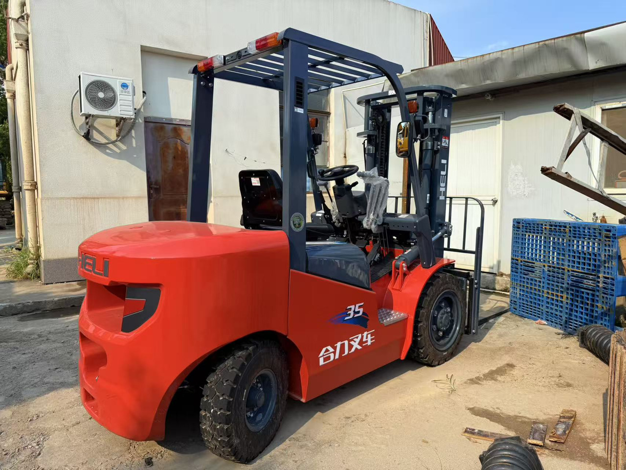 Heli CPC35 - Diesel forklift: picture 5 Heli CPC35 - Diesel forklift: picture 5