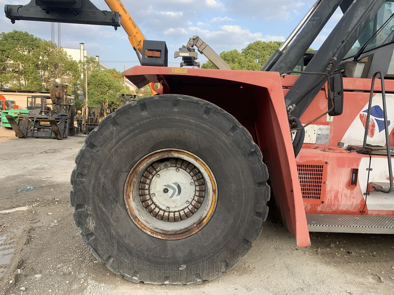 Kalmar DRF450-60S5K - Reach stacker: picture 3 Kalmar DRF450-60S5K - Reach stacker: picture 3