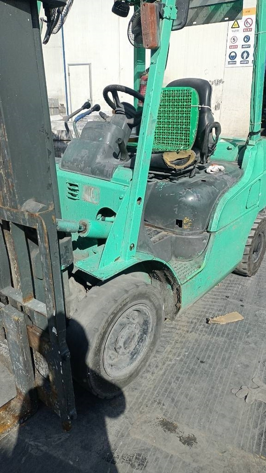 Mitsubishi FD 25 - Diesel forklift: picture 3 Mitsubishi FD 25 - Diesel forklift: picture 3
