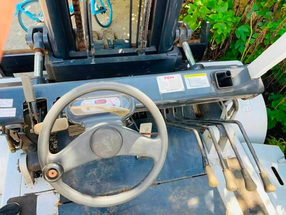 TCM FD100Z8 - Diesel forklift: picture 2 TCM FD100Z8 - Diesel forklift: picture 2